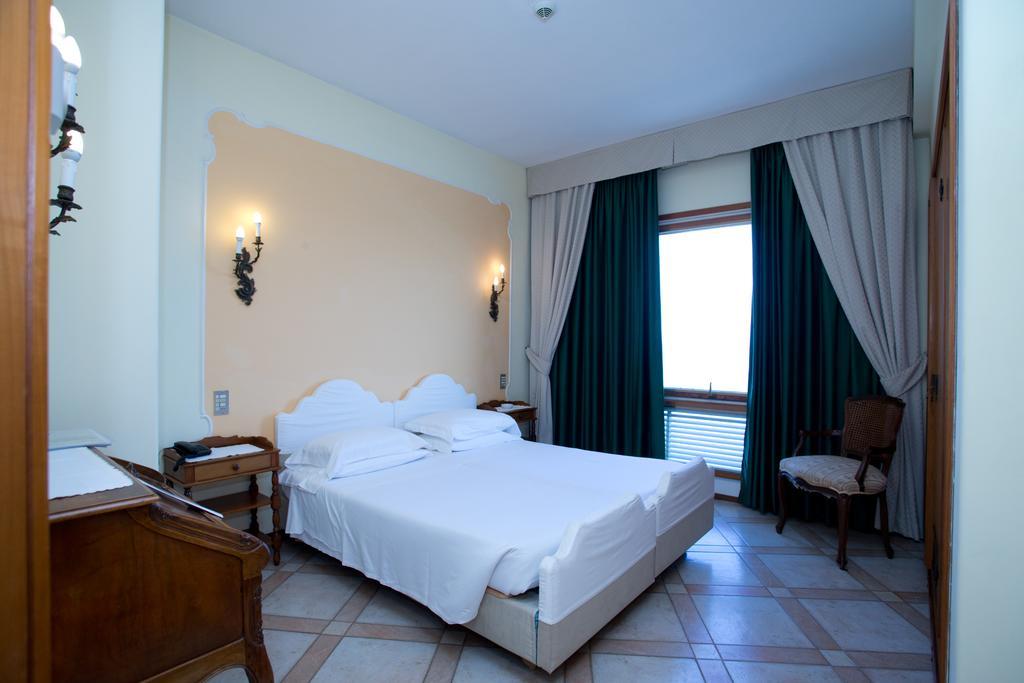 Hotel Ristorante Maga Circe San Felice Circeo Esterno foto